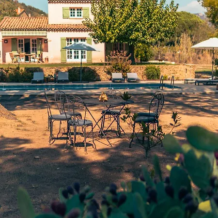Avec Piscine Privee Sur Jardin Clos De 3000m2 *